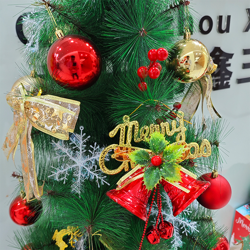 christmas tree ornaments detail